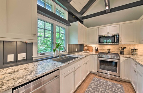 Cashiers House | Mountain Retreat w/2 Fireplaces & 3 King Suites