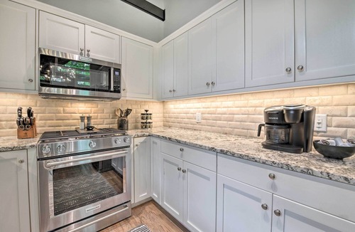 Cashiers House | Mountain Retreat w/2 Fireplaces & 3 King Suites