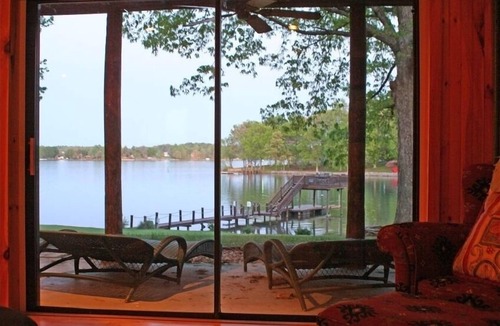Terrell House | Mountain Style Log Home Main Channel/Patio/Fire Pit/Lake Equipment Rental/Dock
