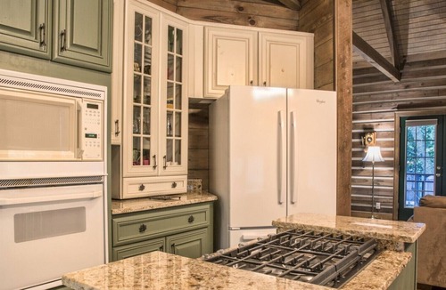 Lake Lure Cabin | Mountain Top Cabin in Lake Lure~Year Round Awesome Mountain/Sunset Views~Hot Tub