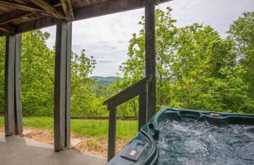 Lansing House | Mountain Top Lodge with Views - Hot Tub, River Access, 15 Mins to West Jefferson