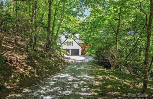 Maggie Valley House | Mountain Top Retreat sweeping mountain views paved road Gated & Golf Course