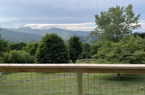 Waynesville House | Mountain View And Creek House On 5 Beautiful Private Acres
