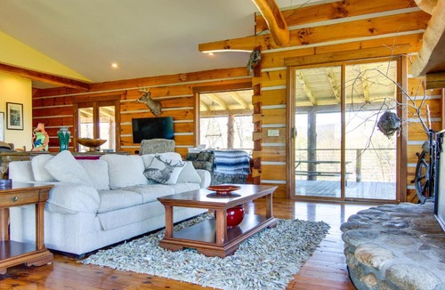 Marshall House | Mountain View and Fire Pit Rustic Marshall Getaway!