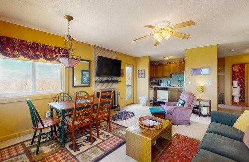 Banner Elk Condo | Mountain-view condo with hot tub, pool, high-speed WiFi & wood-burning fireplace