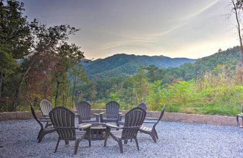 Marion House | Mountain View, Fire Pit Roomy Blue Ridge Home!