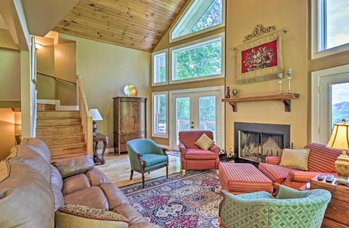 Bryson City House | Mountain View Home Hike, Raft, Golf and More!