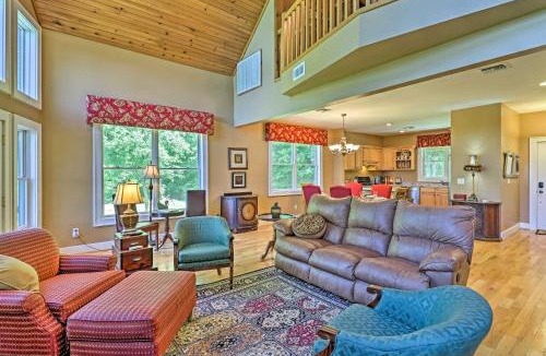 Bryson City House | Mountain View Home Hike, Raft, Golf and More!