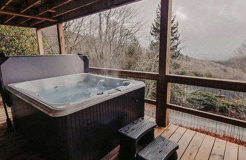 Wolf Laurel Cabin | Mountain View~ Hot Tub ~ Pool ~ Arcade ~ Firepit ~ Ample Parking ~ Hatley Pointe