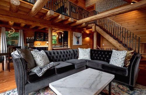 Weaverville House | Mountain View Sanctuary | Pet-Friendly Log Cabin with Long Range Views in Weaverville