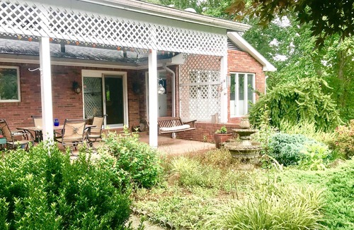Skyland House | Mountain Views/ Gazebo/ Pond / 5 min downtown
