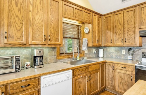 Grassy Creek Cabin | Mountain Views - Indoor & Outdoor Wood Burning Fireplaces - Close to Grayson Highlands