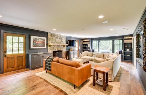 Highlands House | Mountain Views Modern Mansion in Highlands!