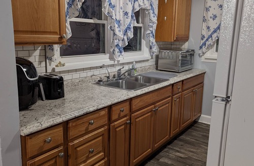 Arlington House | Mountain Views, River fun, Hiking, Biking, Breweries, Golf, and Wineries galore