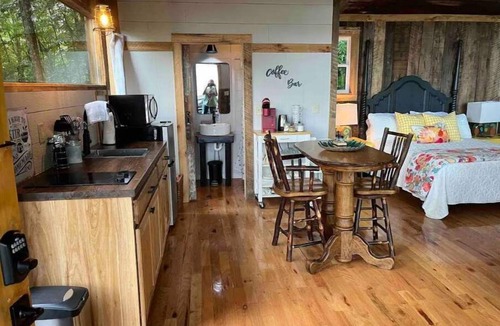 Canton House | Mountaintop Glamping Cabin,Views!