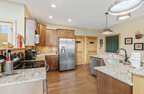 Walker-In-the-Hills House | Mountaintop Oasis: Family Fun, Paved Access, Very Close to Town and Blue RidgeP