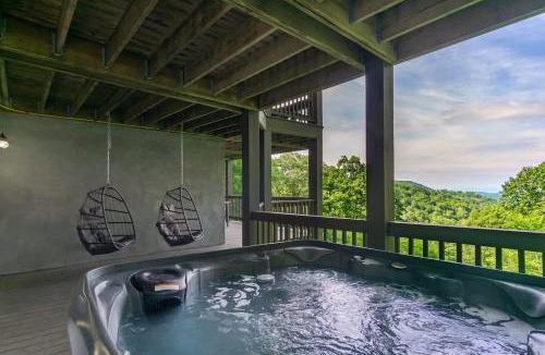 Wolf Laurel House | Movie Theater ~ Golf ~ Game Room ~ Hot Tub ~ Views