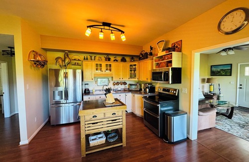 Laurel Ridge Apartment | Mt. Admirals Retreat ~ Mountain-LakeViews,HotTub-FirePit-Hiking-Biking-HypoDogs