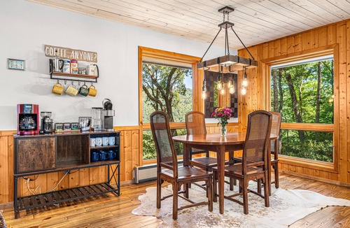 Cashiers House | Mt Getaway: Amazing Views, Hot Tub & Fire Pit on 10 acres, 4 miles to Cashiers!