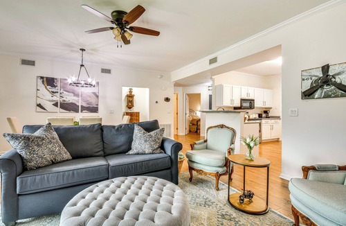 Mountain Air Condo | Mtn Cabin w/Balcony & View in Burnsville!