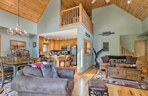 Charter Hills House | Mtn Chalet w/Hot Tub, 2 Mi to Beech Mtn. Ski!