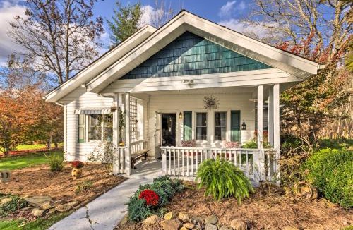 Newland House | Mtn Cottage with Fire Pit in Newland!