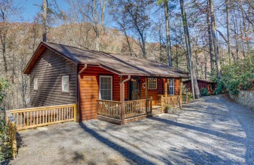 Waynesville House | Mtn-View Waynesville Home Near Trout Stocked Creek
