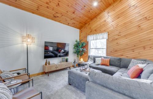 Waynesville House | Mtn-View Waynesville Home Near Trout Stocked Creek