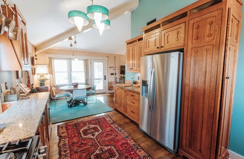 East End - Valley Street House | MTN VIEWS/1 Min to Downtown Asheville/Peaceful