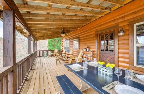 Franklin House | Mtn Views, Yard, and Fire Pit Multi-Level Cabin