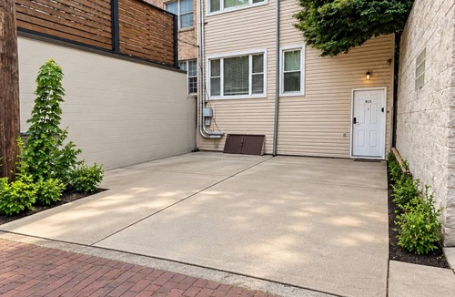 Sheffield Neighbors Apartment | MTR-PetFriendly-FreeParking-WalkingTreadmill