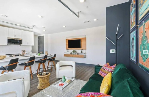 Rolling Mill Hill Condo | Muse | City-view third-floor condo with private balcony & AC