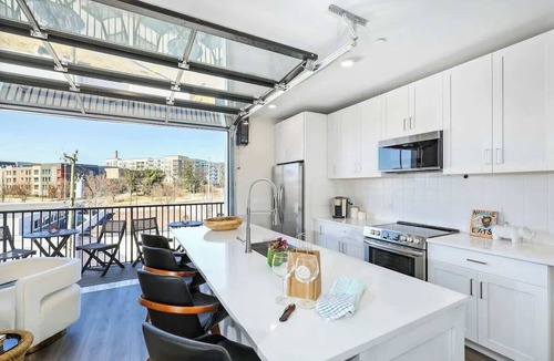 Rolling Mill Hill Condo | Muse | City-view third-floor condo with private balcony & AC