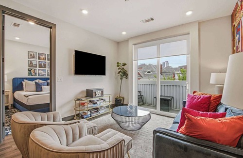 Rolling Mill Hill Condo | Muse | Modern condo in great downtown location with balcony & rooftop lounge
