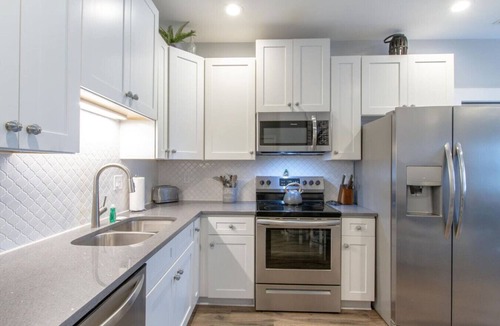 Woodbine House | Music City Charmer - Tons of Beds- 30 Day Minimum