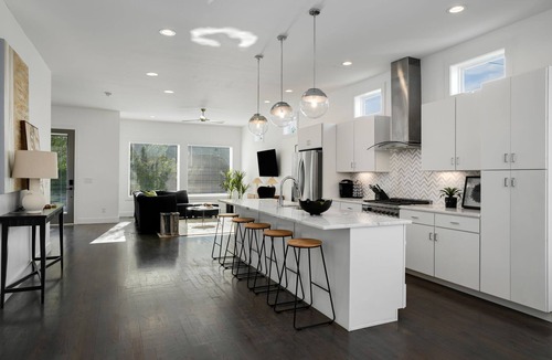 Berry Hill House | Music City Dream-Spacious w/7 Beds, Balcony, Fire