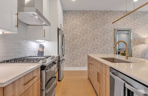 Corinne Place House | Music City Mansion! 2 Miles to Broadway + 12 beds