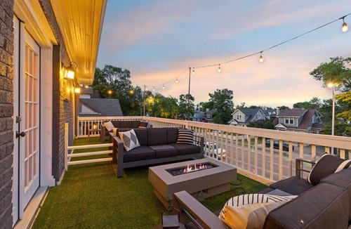 Hillsboro Village House | Music Row Historic Home | 5 Legend-Themed Suites