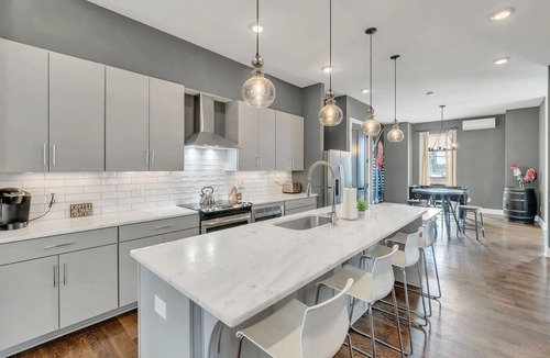 East Hill Condo | Music Row Retreat 1035-Sleeps 10
