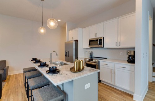Nashville Villa | Music Valley Pad: Rooftop | 5 Min to Opry