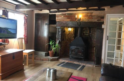Dickleburgh House | Myrtle cottage