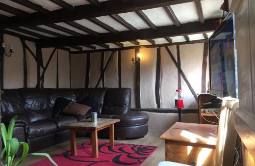 Dickleburgh House | Myrtle cottage