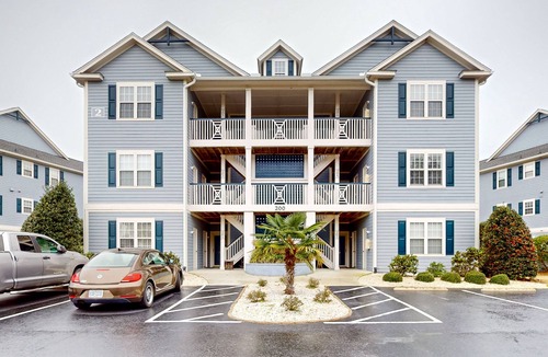 St. James Condo | Mystic Marina A: Spacious condo with marina, pool access, streaming & AC