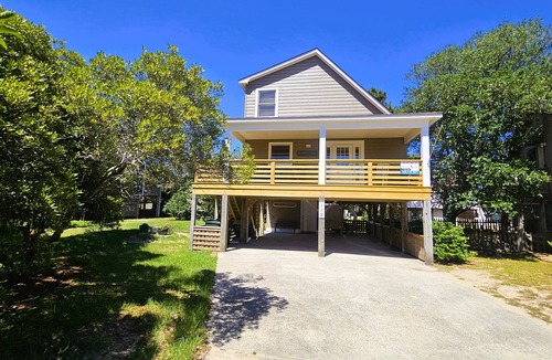 Nags Head House | N119- Near the Beach, 3BRs, Sun Deck, WIFI & 1400 Feet to Life-guarded Beach!