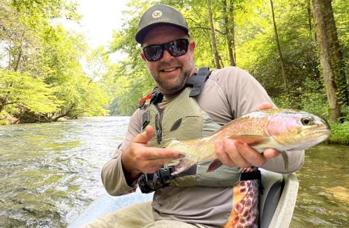 Nantahala Apartment | Nantahala River Luxury Escape-on the river!