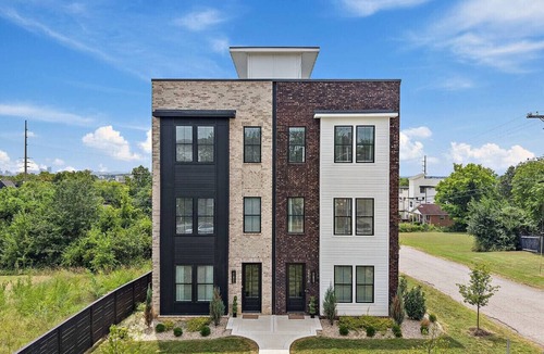 Haynes Area House | Nashville 4BR - Hot Tub + Games
