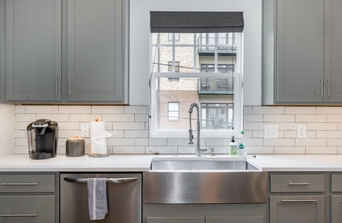 Historic Waverly Cottage | Nashville Comfort-mins to Broadway-12th S District