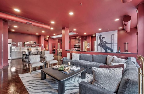 Downtown Nashville Apartment | Nashville Elvis Suite 4BR by Maddox Hotel