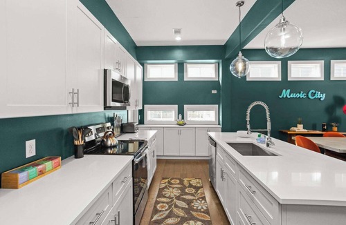 Historic Waverly House | Nashville Gem: Garage, Pets, and Near Downtown