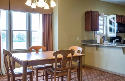 Pennington Bend Condo | Nashville | Music City Stay | Pool & Downtown Access